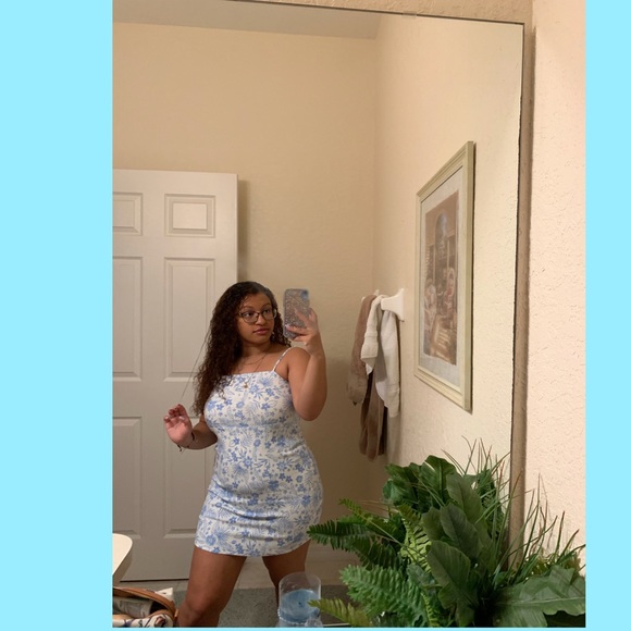 Tropical Pattern Dress - Picture 4 of 4